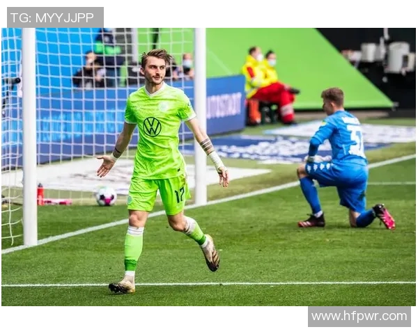 沃克在关键时刻成功封堵曼城进攻助球队稳固防线展现卓越实力