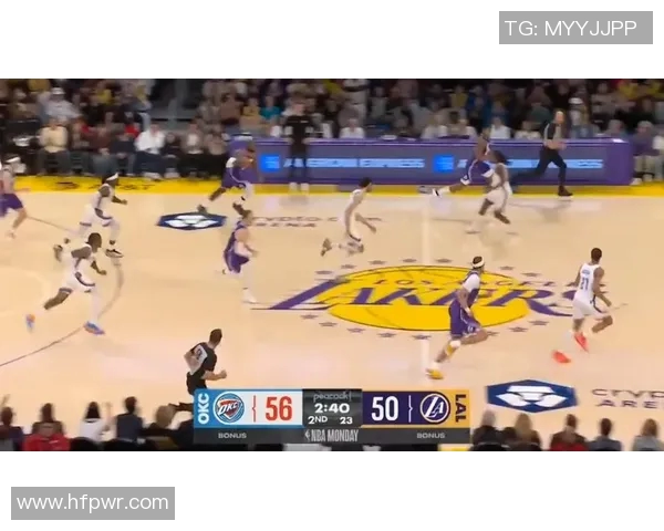 詹姆斯带领湖人豪胜雷霆,火力全开领先西部榜首位置 詹姆斯带领湖人豪胜雷霆,火力全开领先西部榜首位置